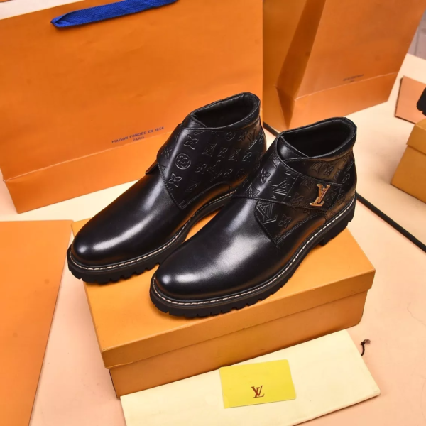 Black V Classic Logo Fashion Boots - Image 2