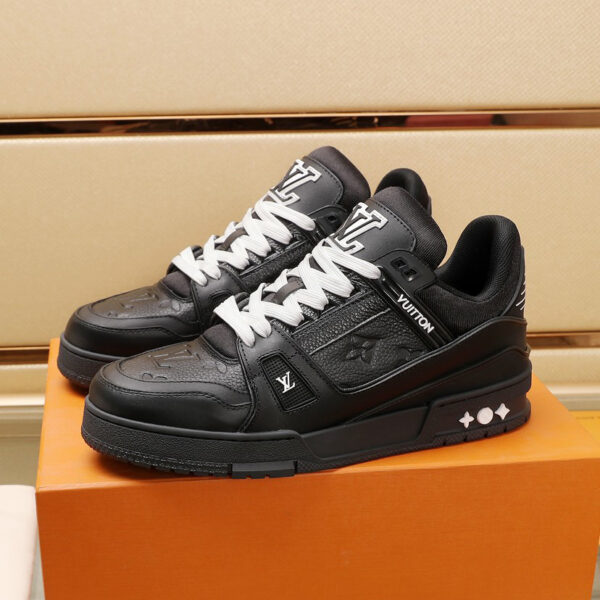 Men's Louis Vuitton Trainer Sneakers - Image 5