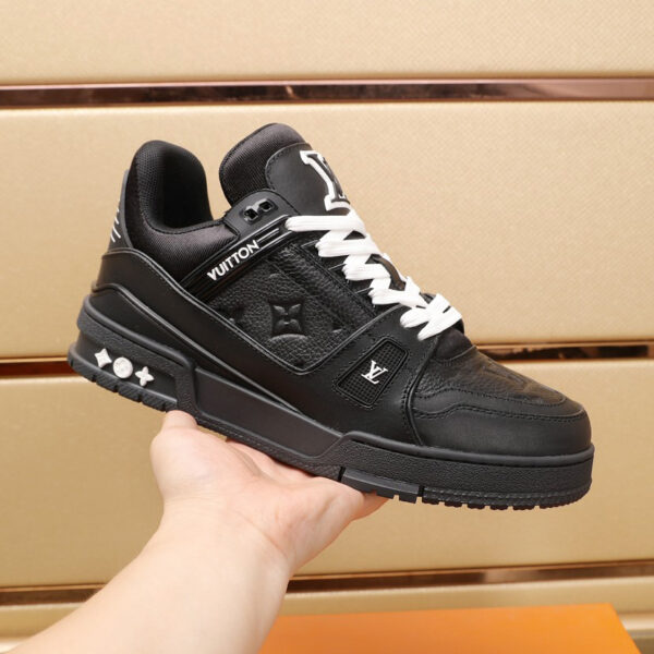 Men's Louis Vuitton Trainer Sneakers - Image 4