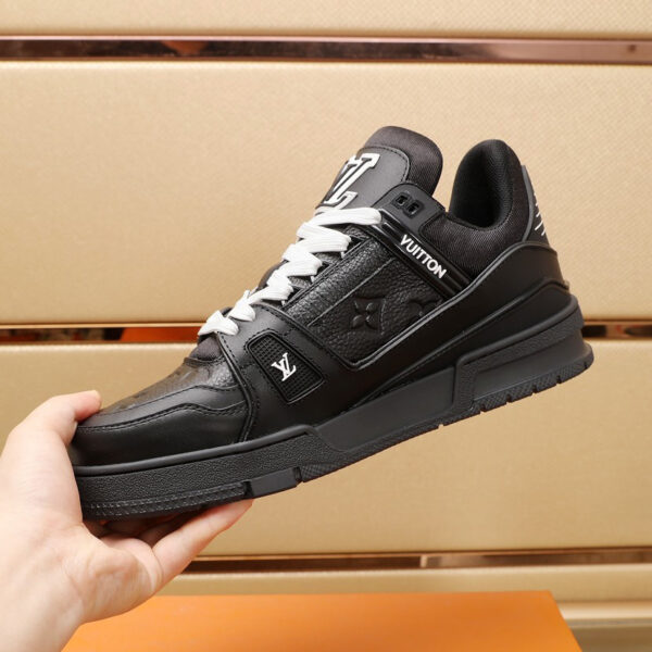 Men's Louis Vuitton Trainer Sneakers - Image 6